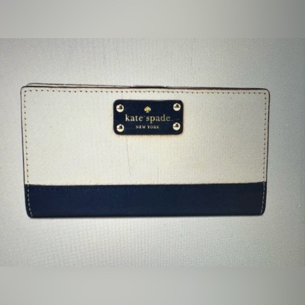NWT authentic Kate Spade Stacy Bay Street pebbles leather wallet